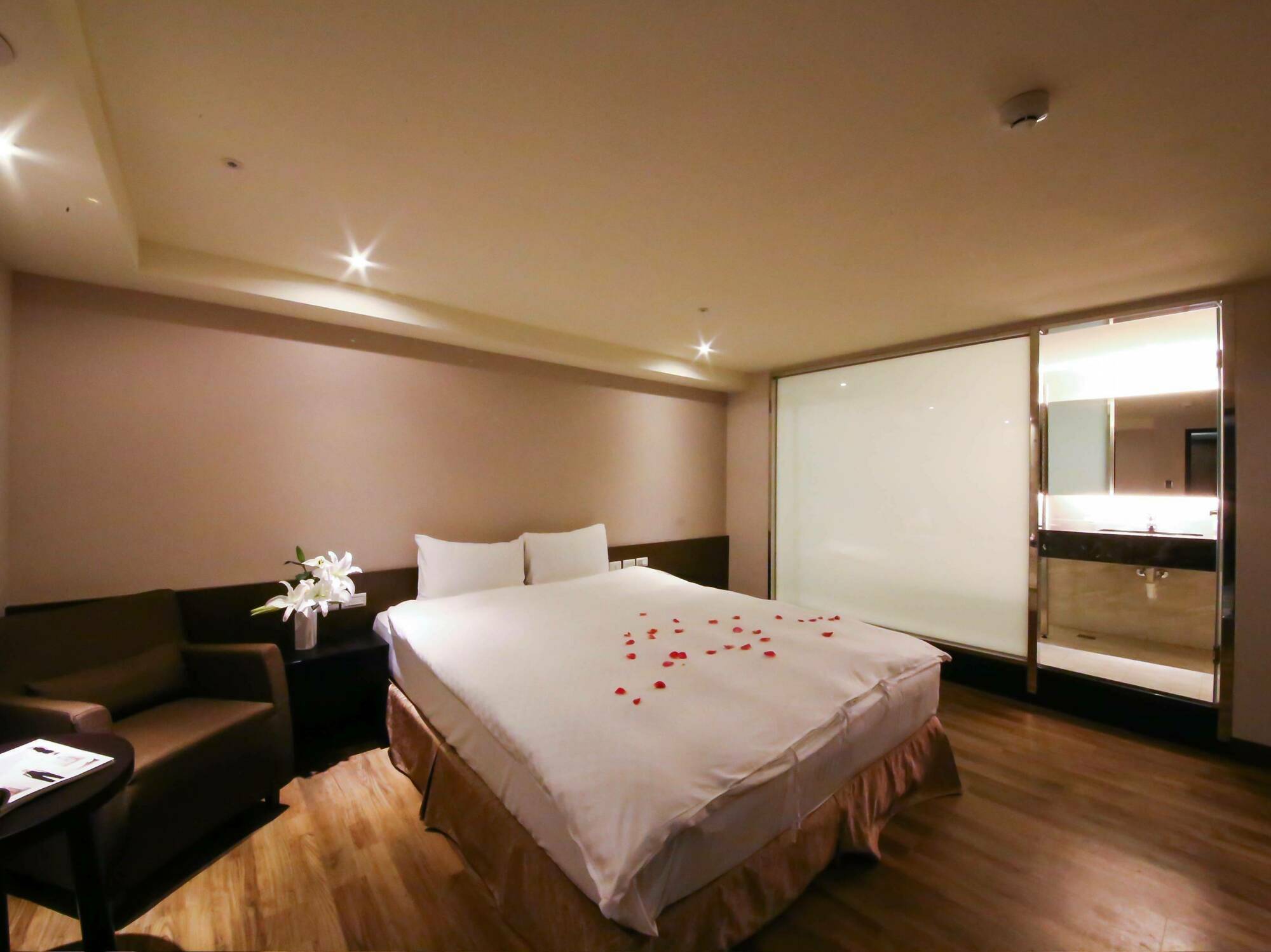 Jai Chateau Hotels & Hostels Ταϊνάν Εξωτερικό φωτογραφία
